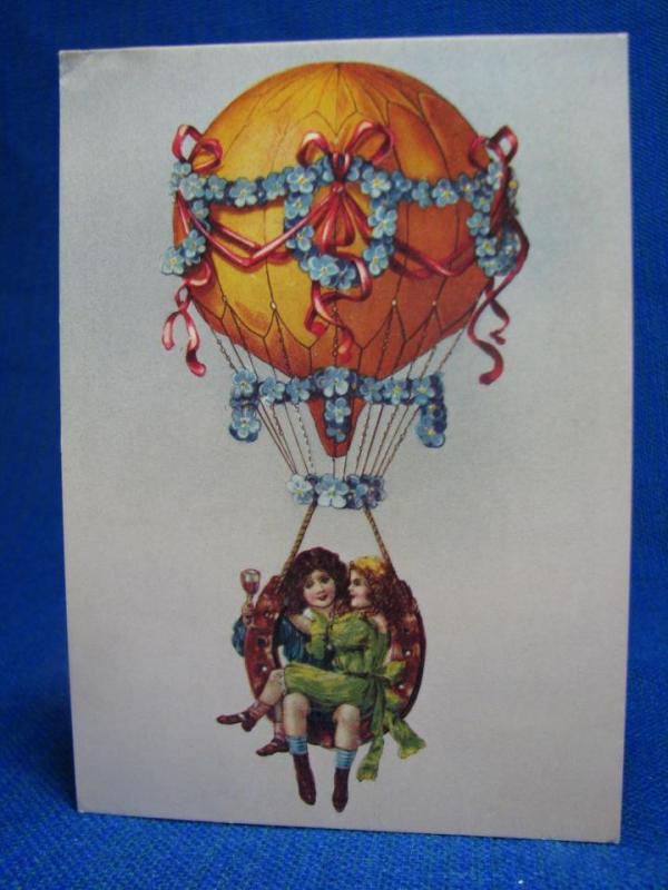 Tecknat Vykort - Barn åker luftballong