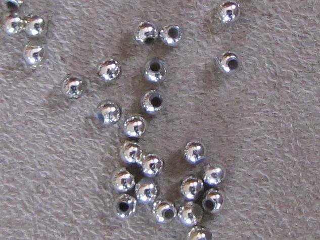 30 st silverpläterade pärlor - 4 mm