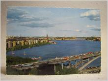 Stockholm - Vy över Västerbron med bilar 1964 och Riddarfjärden