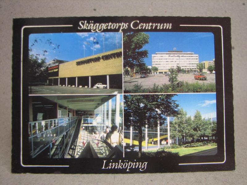 Vykort - Flerbild - Bilar samt vyer över Skäggetorps Centrum - Linköping