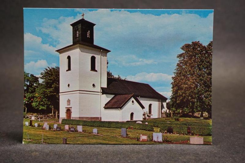 Låssa kyrka - Uppsala Stift //  2 äldre vykort