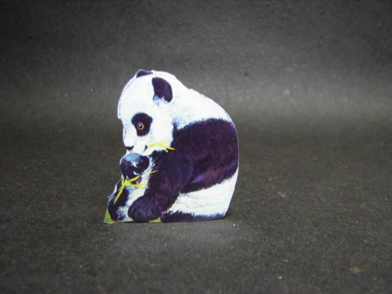Bokmärke - Panda som äter bambu