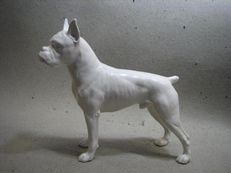 Porslinshund - Boxer - Stor Fin Hund i Porslin - Stämplad 1973 i godset 