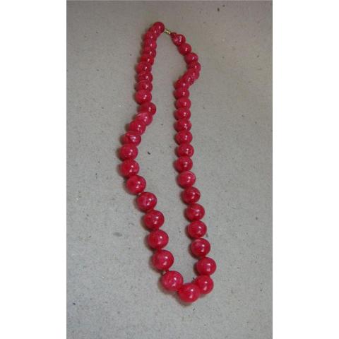 Halsband med Röda Pärlor