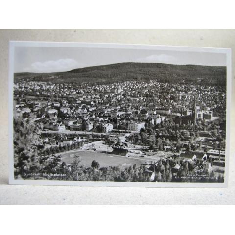 Vy över Idrottsplatsen och Sundsvall Oskrivet gammalt vykort