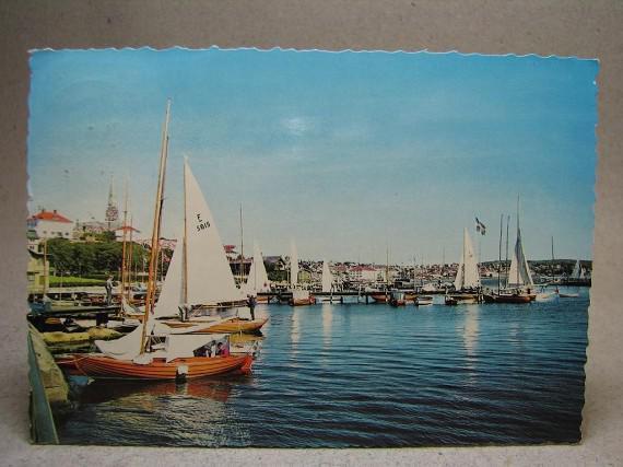 Lysekil Båtar i hamn 1965 Bohuslän skrivet Äldre vykort