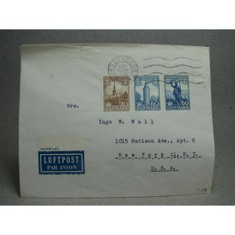 Försändelse med stämplade  frimärken Danmark - Fredensborg 28 APR 1958 + Luftpostmärke