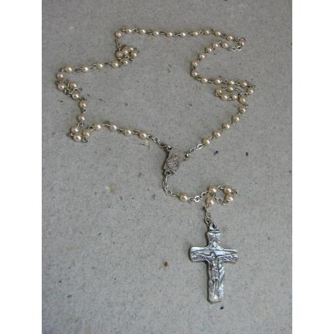 Halsband med Kors Madonna och pärlor Radband