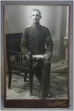 Foto  Eric Sjöqvist Örebro - Man i Stilig uniform