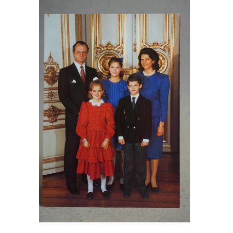 H M Konung Carl XVI Gustaf och The Swedish Royal Family Oskrivet äldre vykort