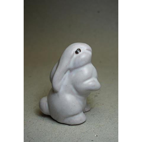 Äldre söt figurin Kanin i keramik