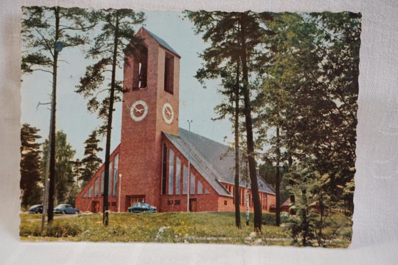 Vykort Bilar vid Hofors kyrka  / stämplat 1965