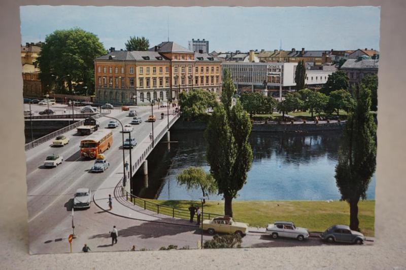 Karlstad - Fina Bilar på Klarabron  - skrivet 1964