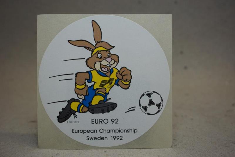 Klistermärke Euro 92 - Kanin med fotboll