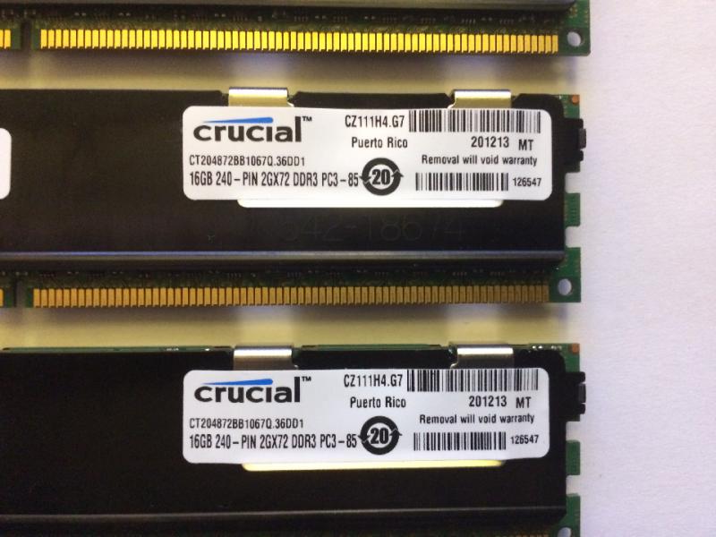 Serverminnen 3 stycken Crucial 16GB 240-pin 2GX72 DDR3 PC3-8500R 