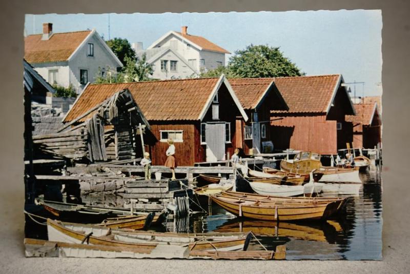 Båtar i hamn - Sjöbodar Bohuslän   - Fin Svensk evenemangstämpel / Ortsstämpel - Stockholm  1978