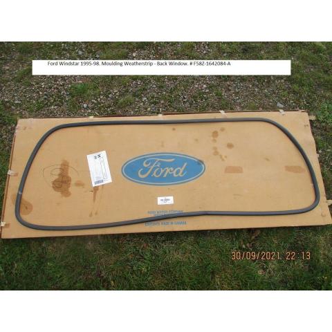 Ford Windstar 1995-98. Moulding Weaterstrip till Bak-Rutan # F58Z-1642084-A 
