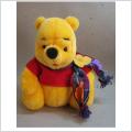 Nalle Puh med orginalhalsduk samt fyllning f�r att sitta stadigt - Disney