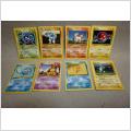 Bunt 8 stycken Pokemon kort