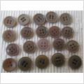 20 Ljusbruna och gröna knappar i olika modeller 14 - 15 mm.