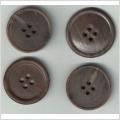 Retro vintage 4 äldre knappar 27- 30 mm 