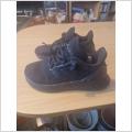 Svarta Adidas sneakers i mesh st 32
